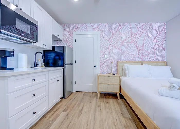 Pink Flamingo Studio Apartment