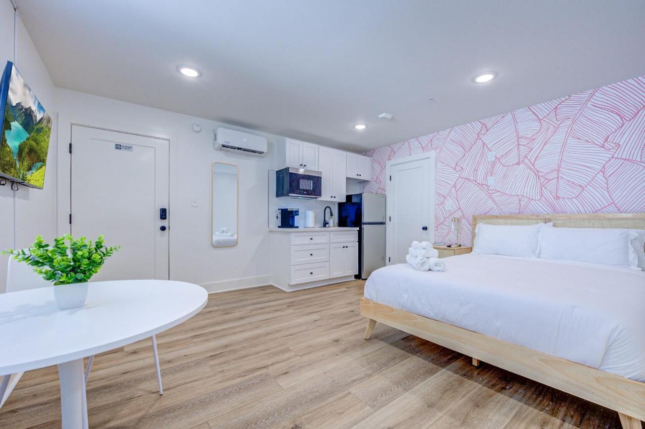 Apartment Pink Flamingo *